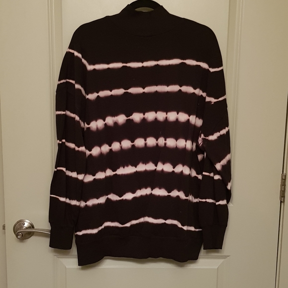 NWOT Wild Fable Turtleneck Tie-Dye Sweatshirt - Picture 5 of 5